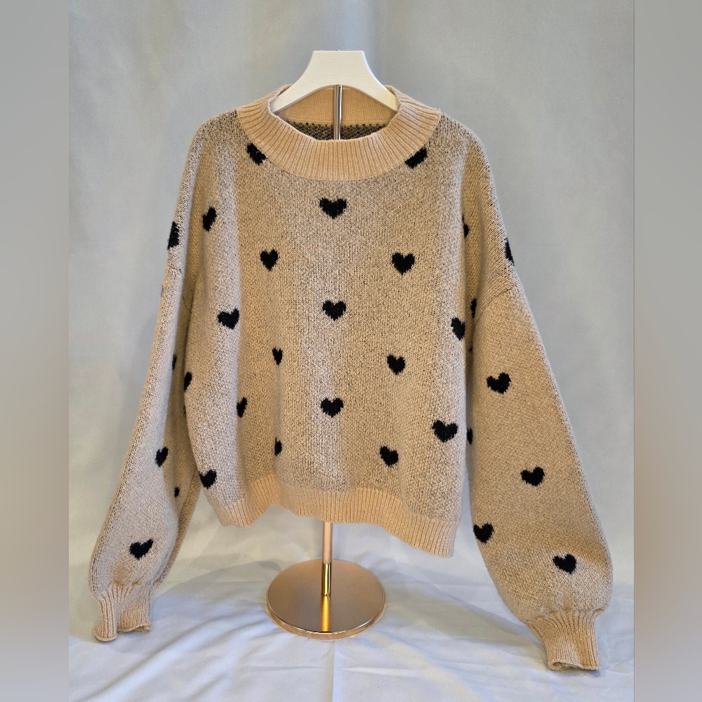 Heart Pattern Crewneck Sweater in Beige